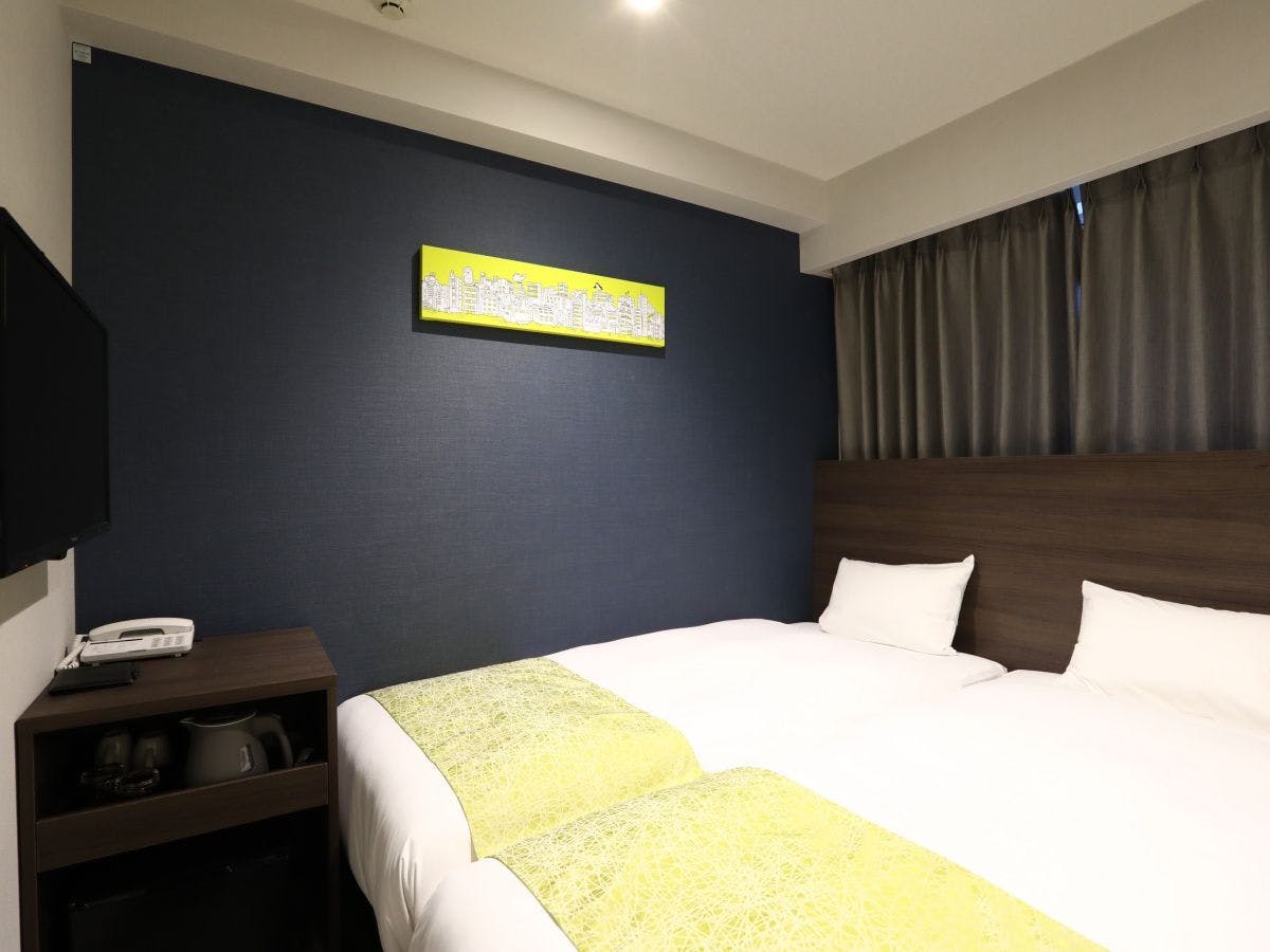 Hollywood Twin / 13 ตร.ม. / กว้าง 90 ซม. × 2 เตียง