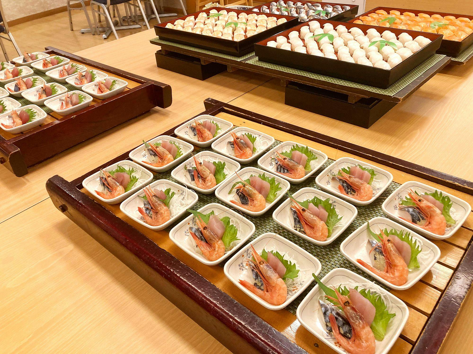 ตัวอย่างบุฟเฟ่ต์อาหารเย็น