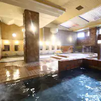 ห้องอาบน้ำขนาดใหญ่ที่กว้างขวางหลังการปรับปรุงใหม่