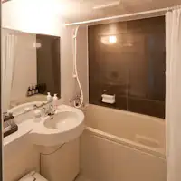 ห้องน้ำ (อ่างอาบน้ำและห้องสุขา)