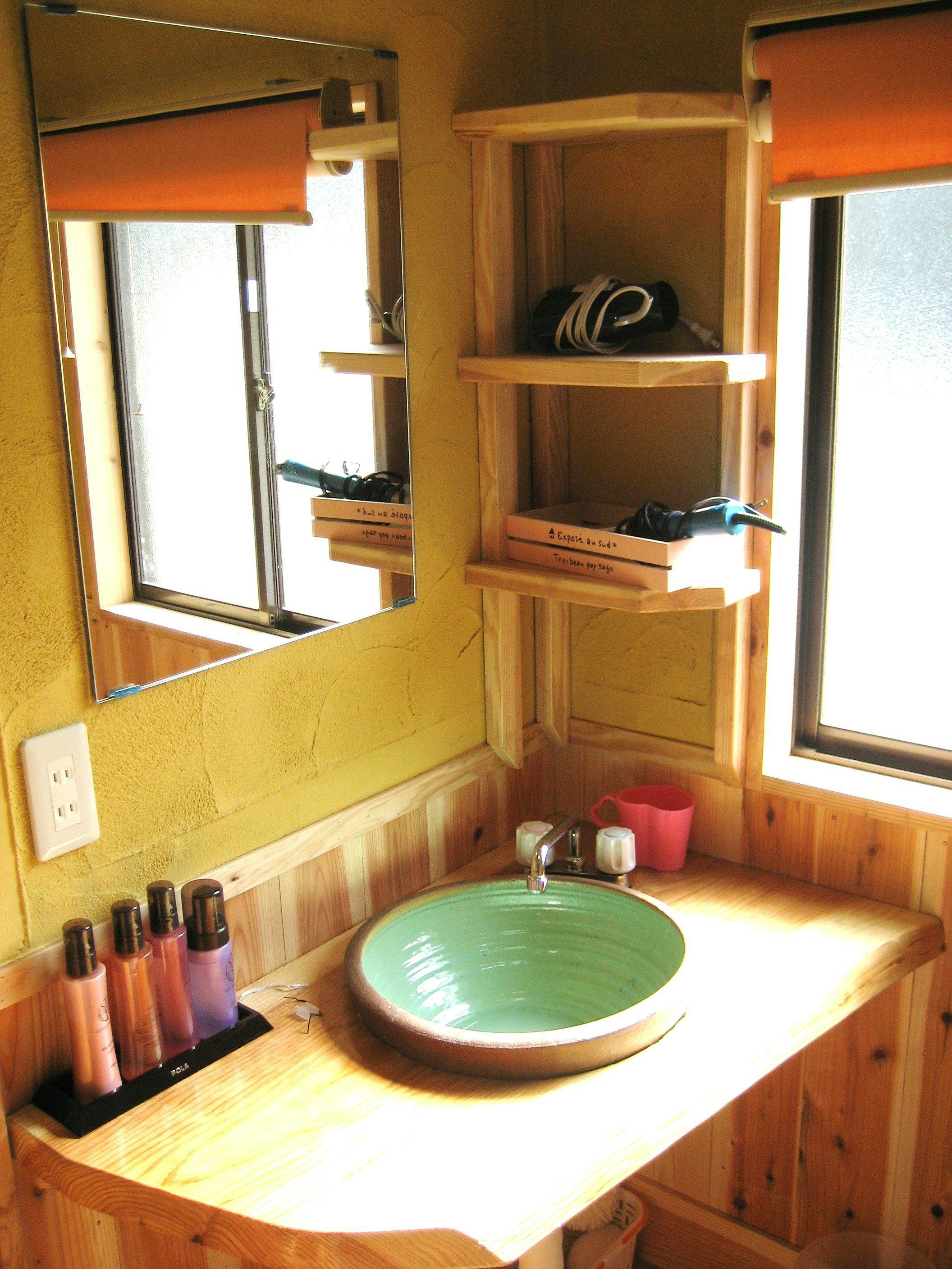 พื้นที่อ่างล้างหน้าในกระท่อมสำหรับ 2 ท่าน