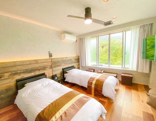 ４F洋室は、動画配信サイト対応テレビです