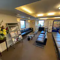 แผนกต้อนรับของโรงแรมตั้งอยู่ที่ชั้น 3