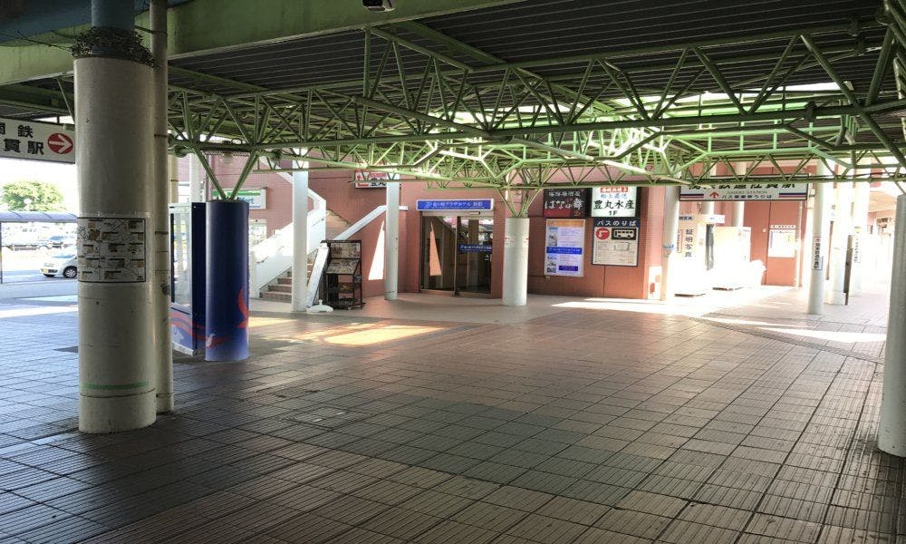 จากบันไดสถานี