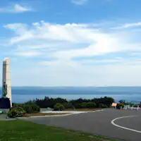 ・อนุสาวรีย์ในสวนวักกะไนและช่องแคบโซยะ