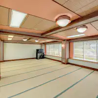 *【ภายในอาคาร / ห้องจัดเลี้ยง】