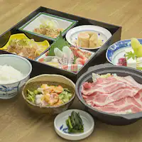 晚餐於「永田屋松花堂」,提供上州麻糬豬鍋等。