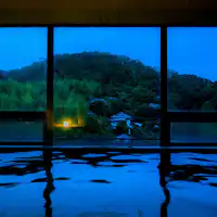 자연과 하나가 되는 유현하고 고요한 명탕입니다.