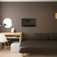 มีทีวี ตู้เย็น และเครื่องปรับอากาศ