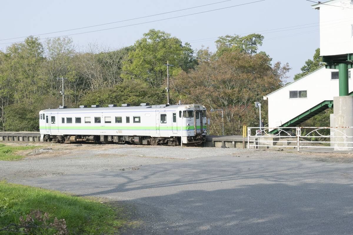 จากที่พักสามารถมองเห็นสถานี JR Toasa ซึ่งเป็นสถานีเล็กๆ ที่เรียบง่าย