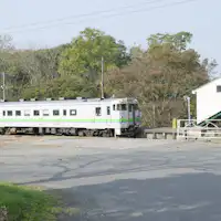 จากที่พักสามารถมองเห็นสถานี JR Toasa ซึ่งเป็นสถานีเล็กๆ ที่เรียบง่าย