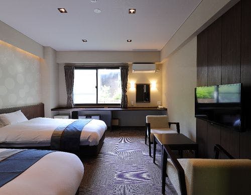 バリアフリーに配慮した設計の洋室。