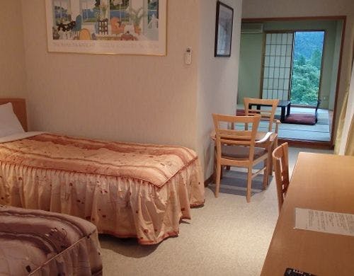 和洋室　洋室側から