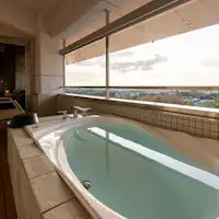 Bilik 301 'Zen' dengan teres dan tab mandi separa terbuka