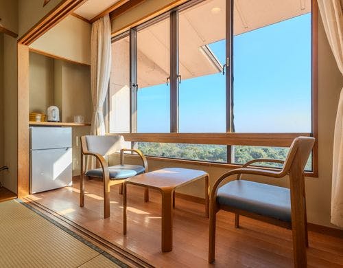 【本館】和室8畳　窓側向き