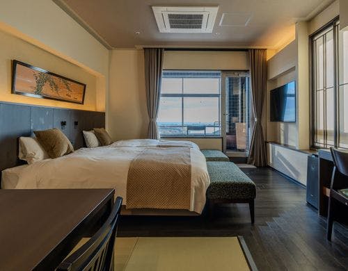 311号室「天」窓向き