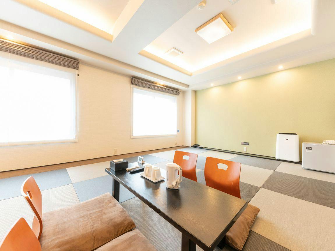 Tabist S. Hyde Park Hotel Koga Station Front