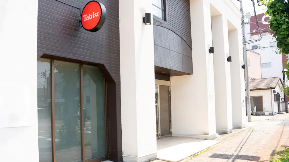 Tabist S. Hyde Park Hotel Koga Station Front