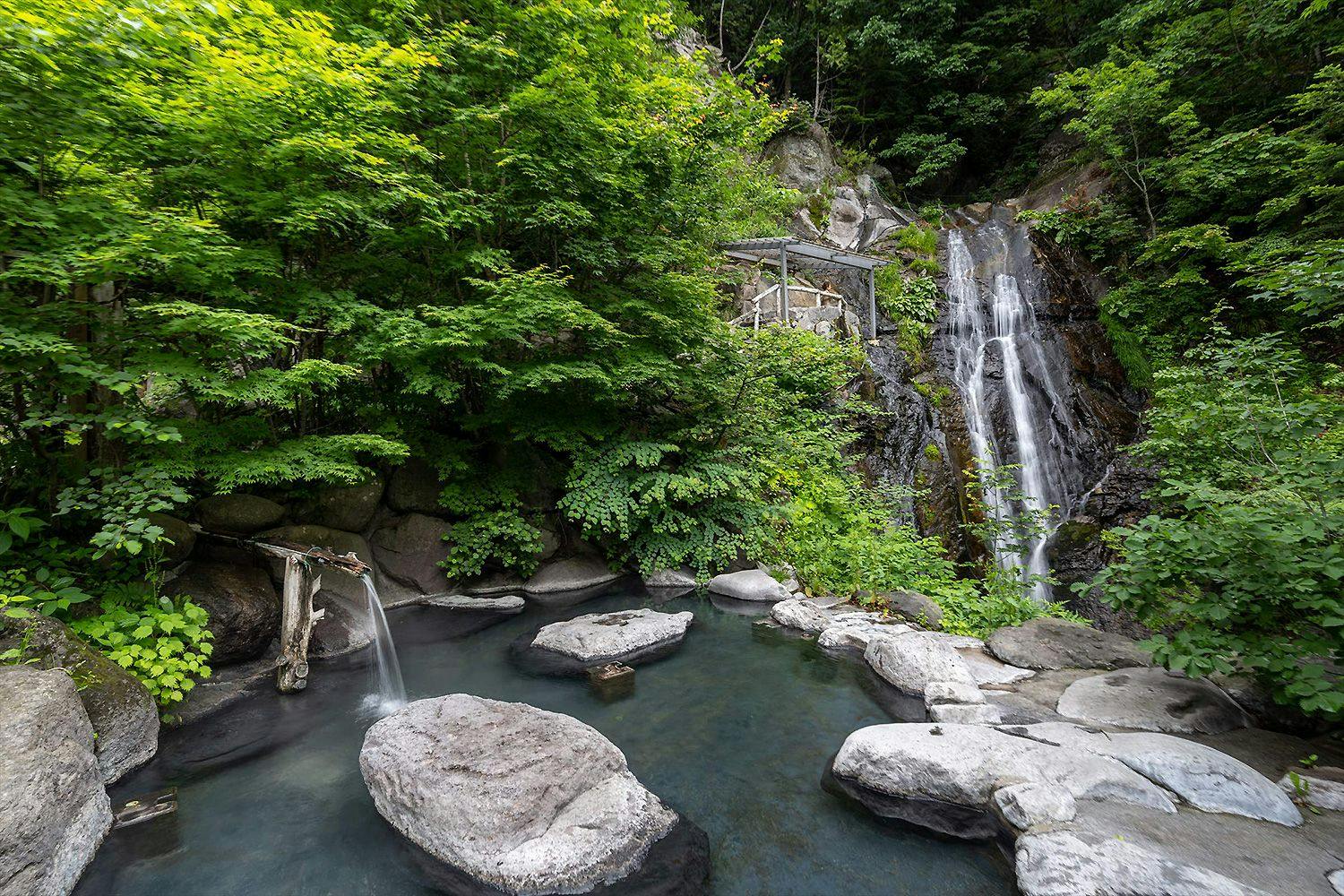 น้ำตกออนเซ็น