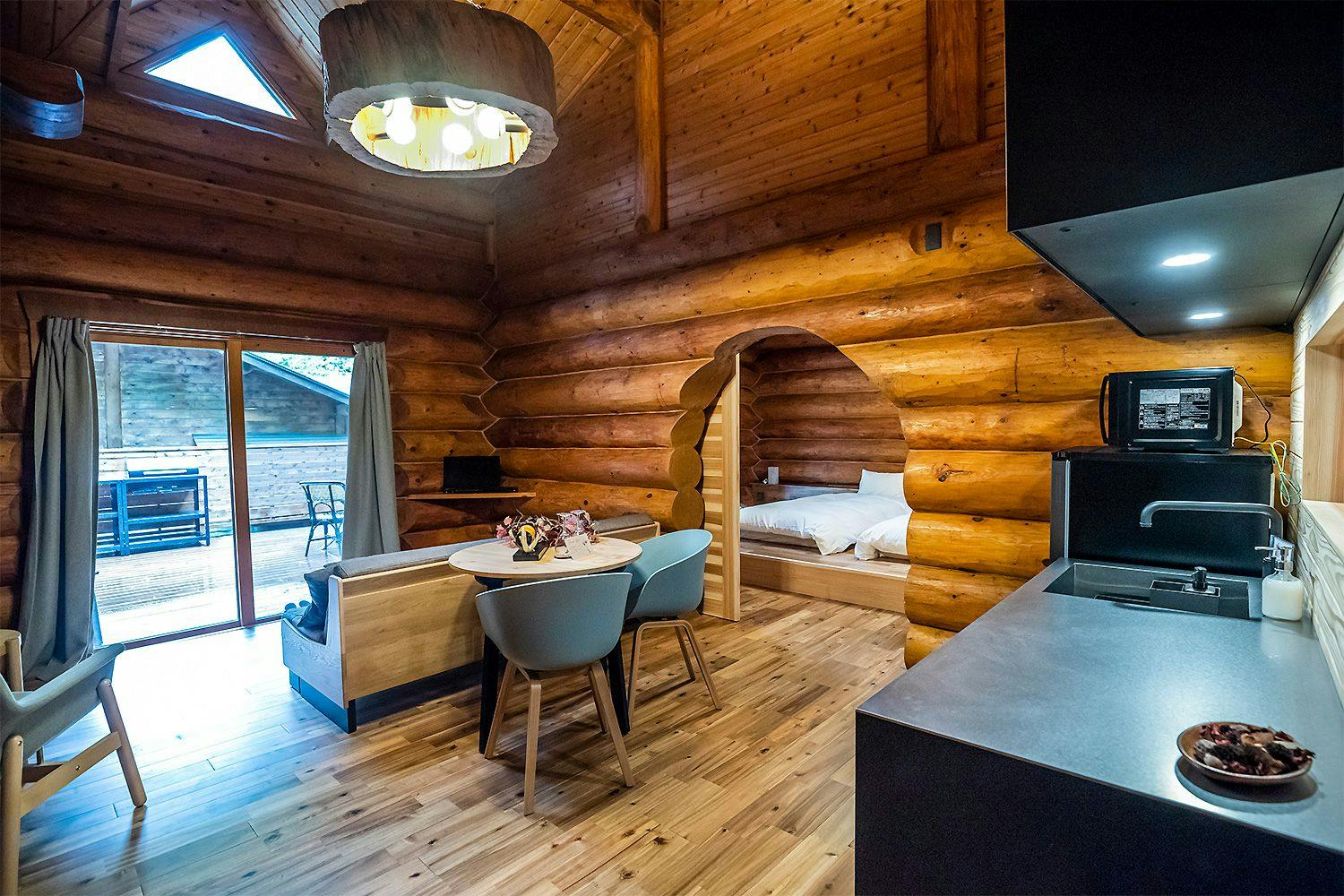 ห้องพักสุดหรูพร้อมอ่างอาบน้ำกลางแจ้ง