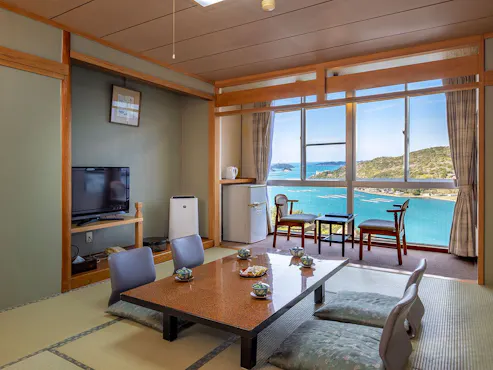 10-tatami Japanese-style room with bath and toilet◆Ocean view