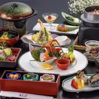 Live abalone grilled to perfection and Ise lobster served as a salad