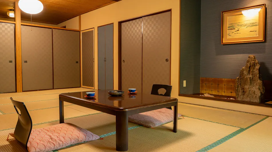 Relaxing In-Room Dining and Free-Flowing Hot Springs Inn Yudanaka Onsen Yasushirokan