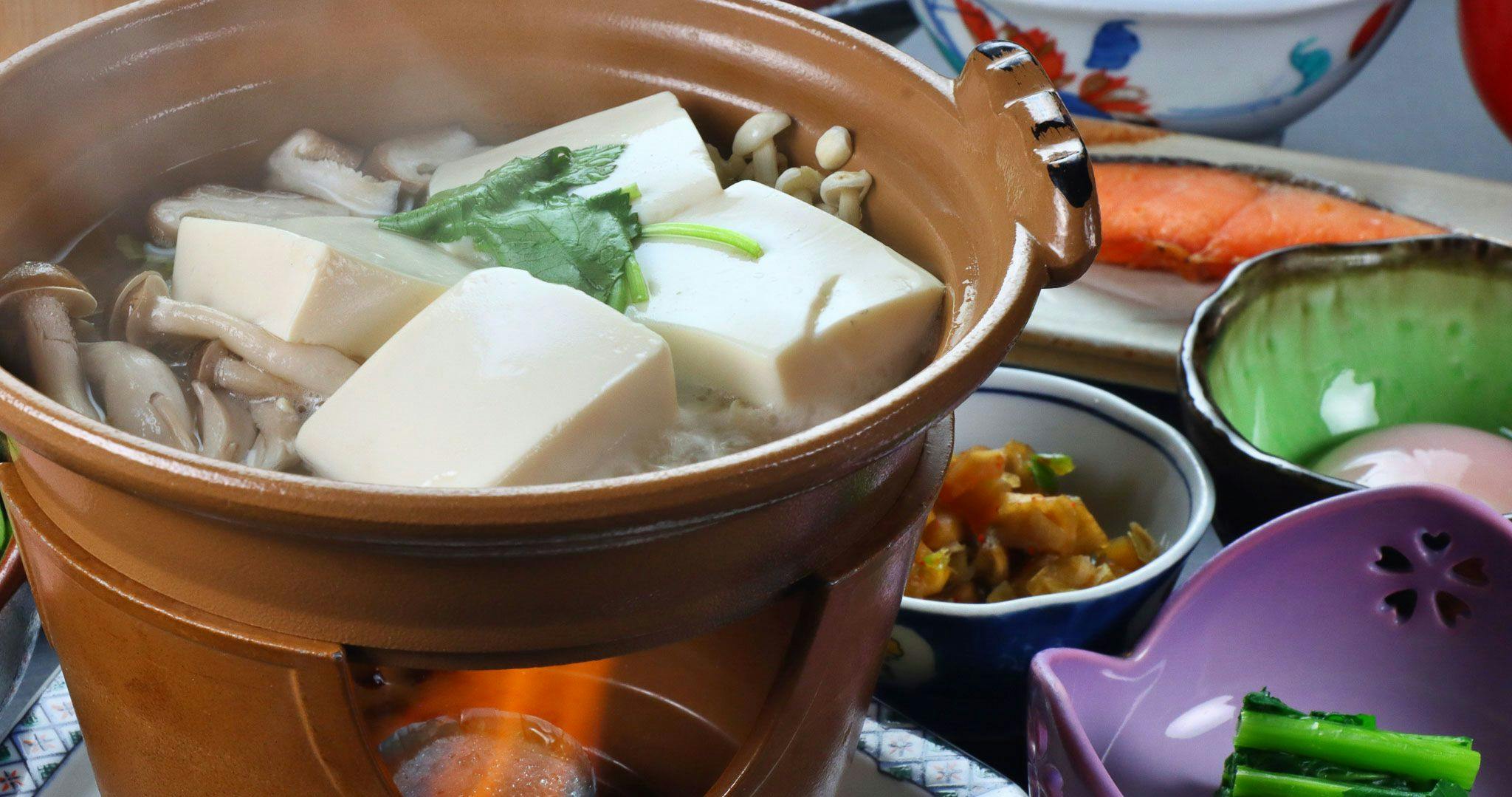 Relaxing In-Room Dining and Free-Flowing Hot Springs Inn Yudanaka Onsen Yasushirokan