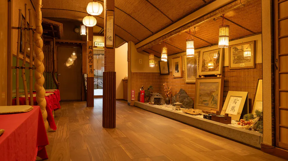 Relaxing In-Room Dining and Free-Flowing Hot Springs Inn Yudanaka Onsen Yasushirokan