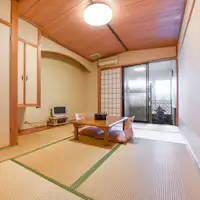 *ห้องพัก (ตัวอย่าง) ห้องพักทุกห้องมีอ่างอาบน้ำกลางแจ้งแบบครึ่งหนึ่ง.