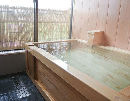 *展望檜風呂付きモダン和洋室
