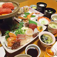 ใช้วัตถุดิบจากทะเลของอามาคุสะอย่างเต็มที่.