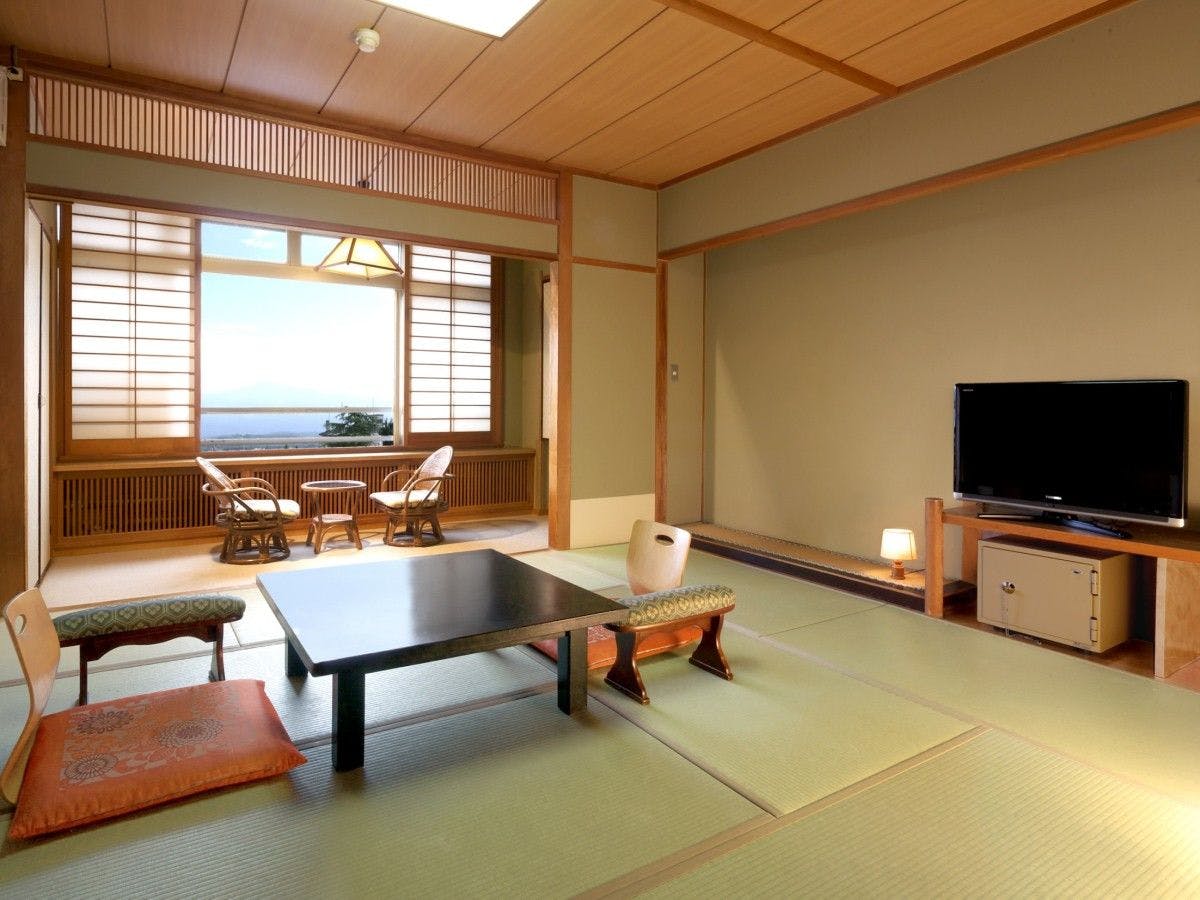 Contoh kamar bergaya Jepang 10-12 tatami dengan toilet.