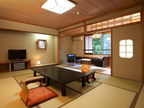 Kamar gaya Jepang 10-12 tatami (dengan kamar mandi dan toilet)
