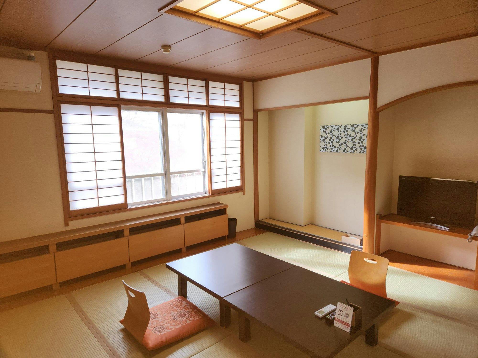 Onsen Inn Tsukagoshiya Shichibee