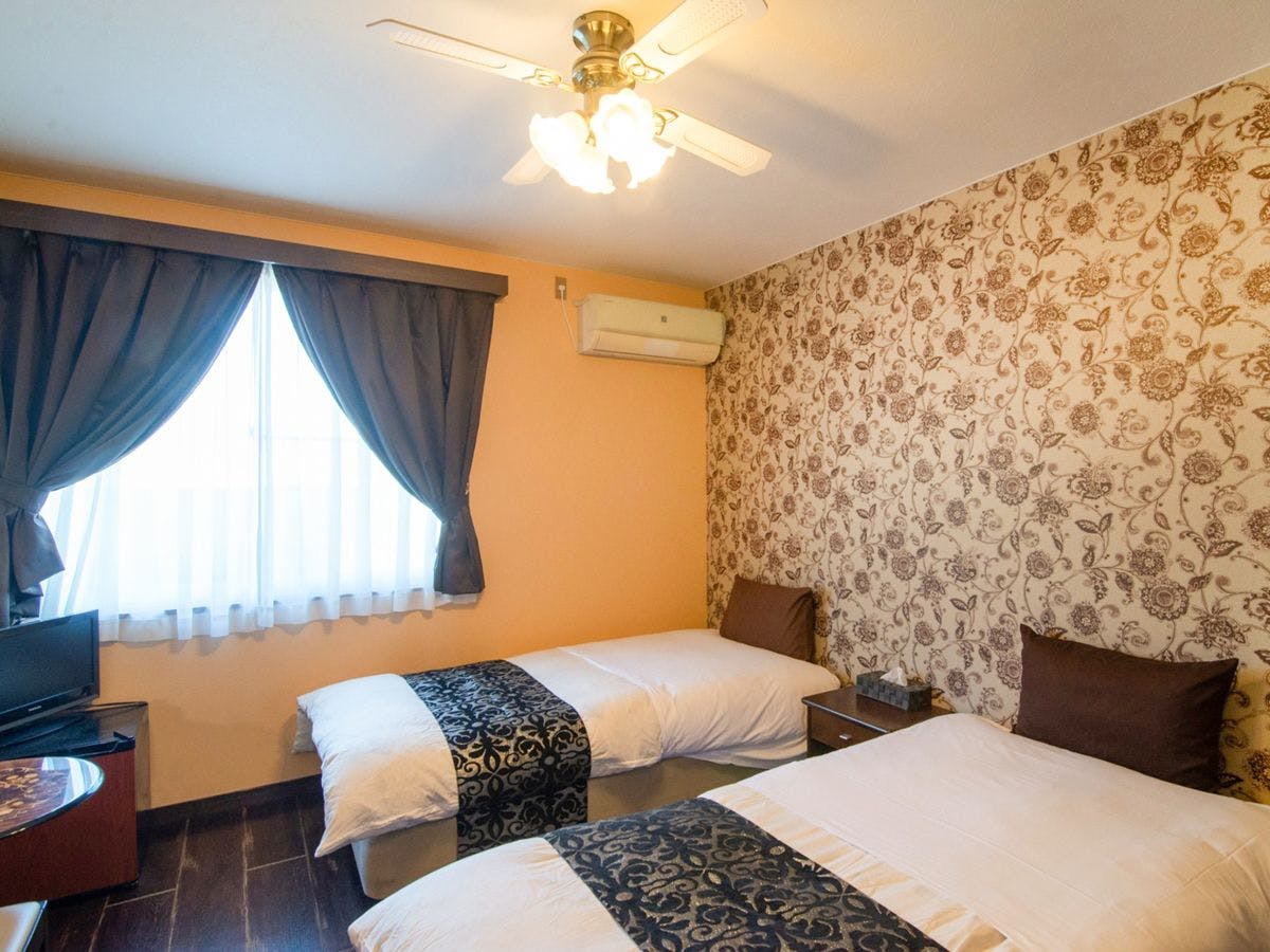 Manazuru Pension Alhambra