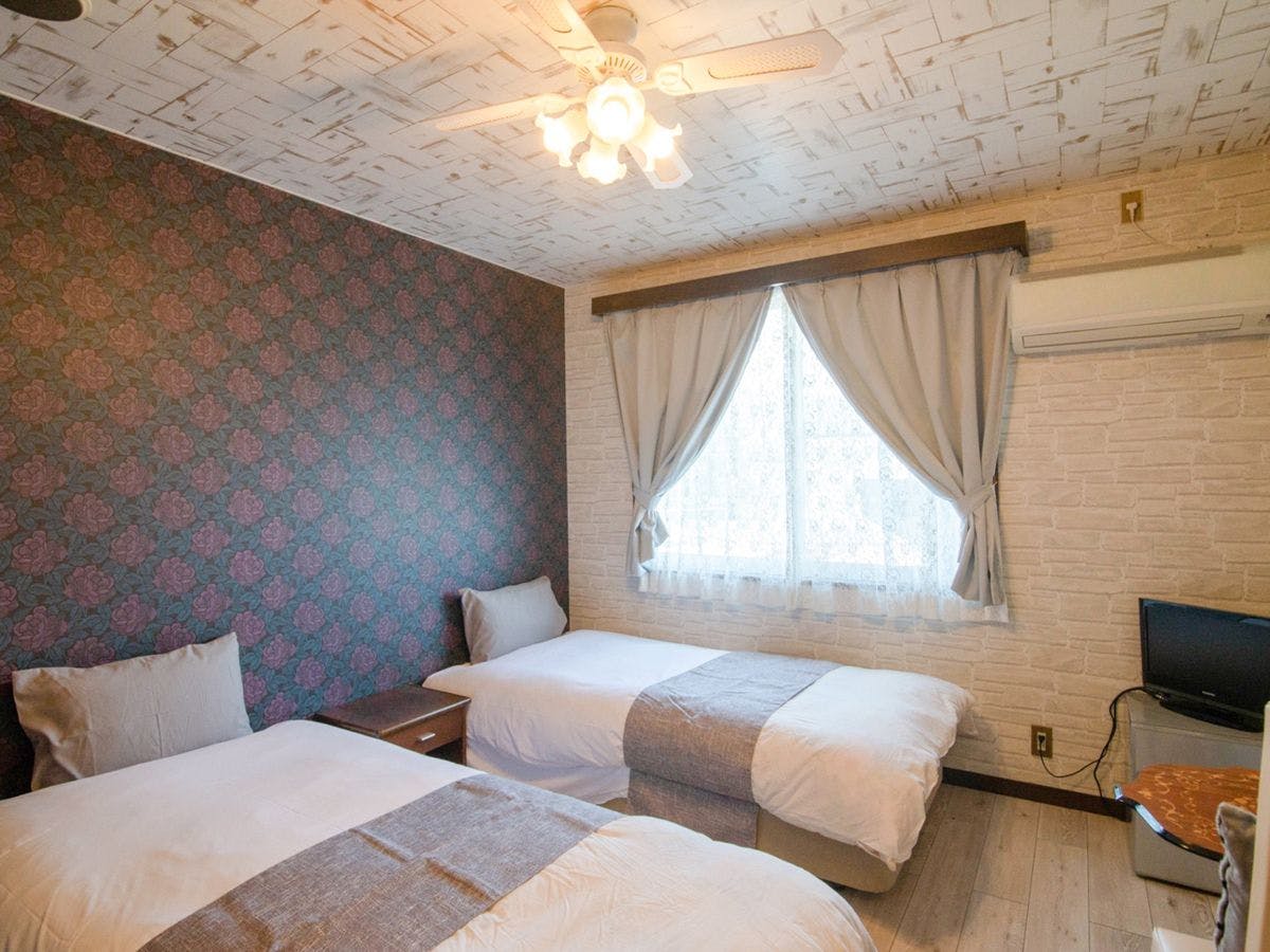 Manazuru Pension Alhambra