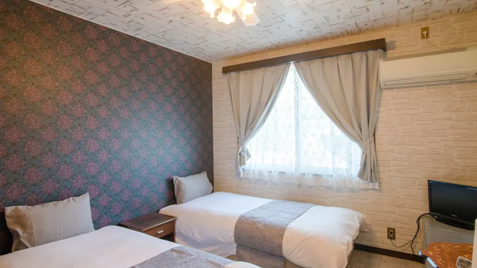 Manazuru Pension Alhambra