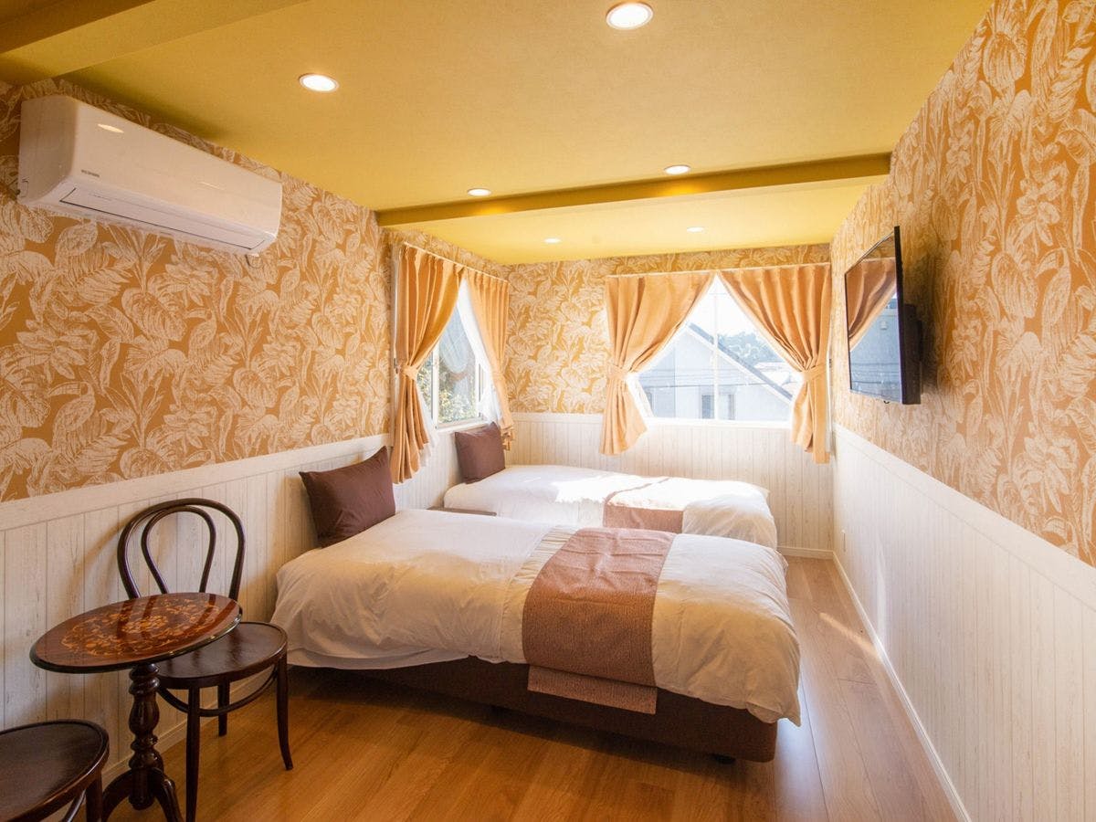 Manazuru Pension Alhambra