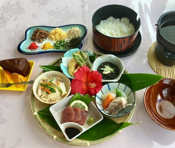 Nikmati masakan lokal dengan "Paket Jelajah Pulau"