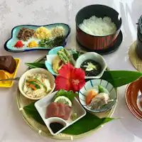 Nikmati masakan lokal dengan "Paket Jelajah Pulau"