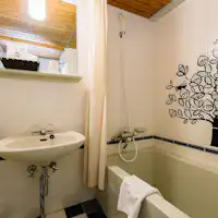 ห้องน้ำและห้องสุขาในห้องพัก