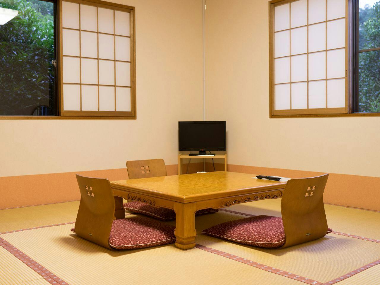２～３名様用和室