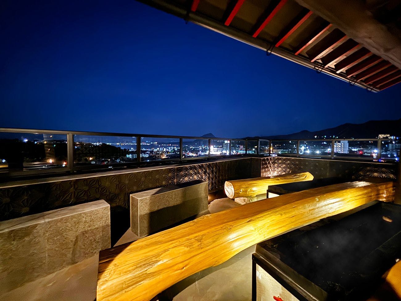 全新改裝！屋頂觀景休息室