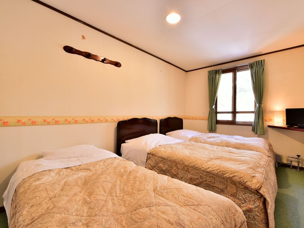 [ห้องสไตล์ตะวันตก] ห้องพักสำหรับสามคน (ห้องน้ำและห้องสุขาใช้ร่วมกัน)