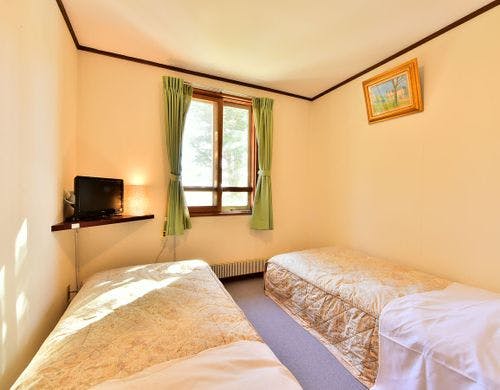 【洋室】ツイン（バス・トイレ共同）