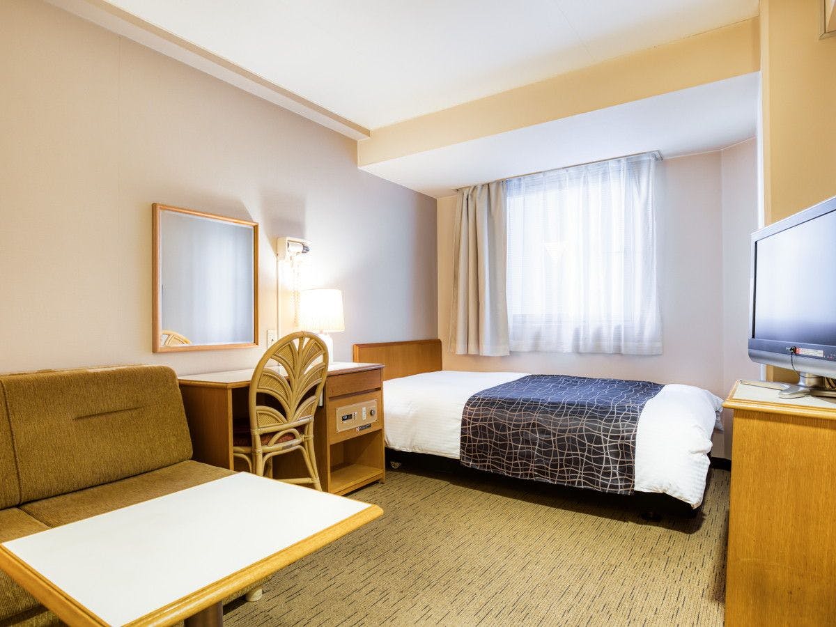 พื้นที่ 12 ตารางเมตร / เตียงกว้าง 120 ซม. 1 เตียง