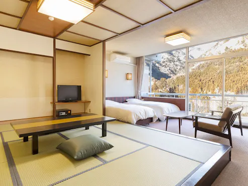 Kamar Standar Gaya Jepang dan Barat untuk 3 Orang - Tanpa Kamar Mandi Dalam