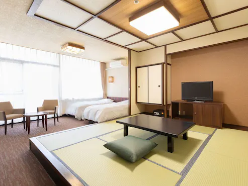 Kamar Twin Standar Gaya Jepang dan Barat