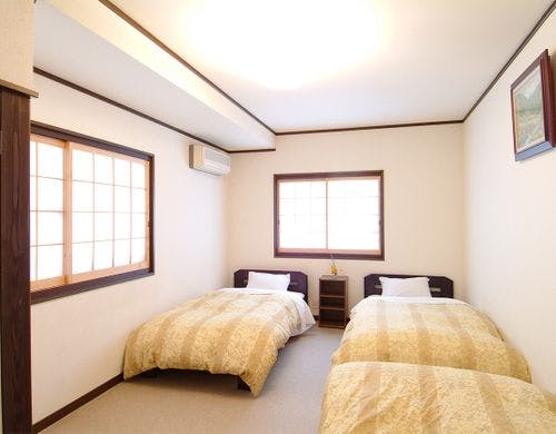 ・シンプルで落ち着きのある洋室です